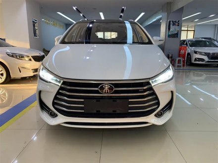 宋MAX 2018款 1.5T 自动智联精英型 6座