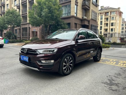 众泰SR7 2016款 1.5T CVT魔方之路版 国V