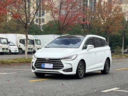 宋MAX 2017款 1.5T 自动智联豪华型 7座