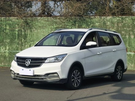宝骏730 2017款 1.5T 手动时尚型 7座 国V