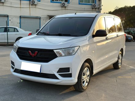 五菱宏光 2019款 1.5L S基本型国VI LAR