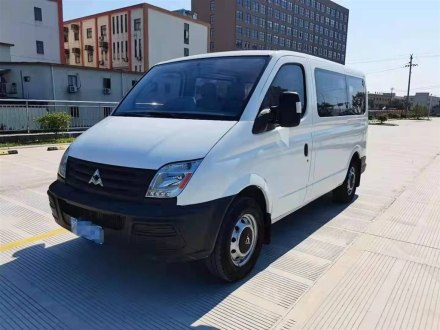 上汽大通MAXUS V80 2016款 2.5T 手动傲运通国V短轴低顶6座