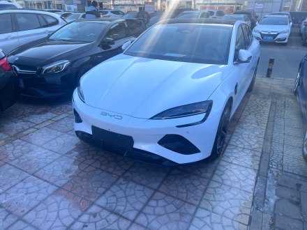 海豹 2022款 700km 长续航后驱版
