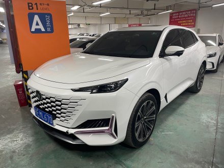 长安UNI-K 2021款 2.0T 全轮驱动尊贵型