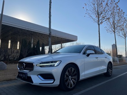 沃尔沃S60 2020款 T4 智远豪华版