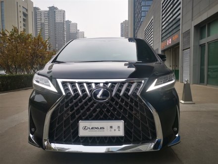 雷克萨斯LM 2020款 300h 四座御世版