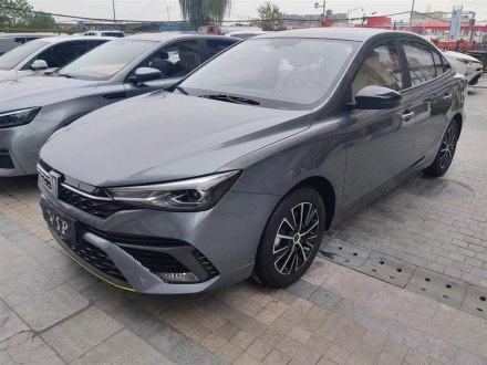 荣威i5 2021款 1.5L CVT星耀版