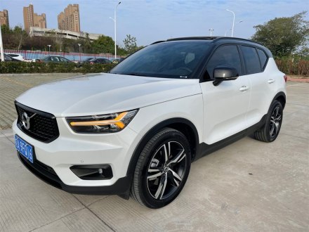 沃尔沃XC40 2021款 T4 四驱智远运动版
