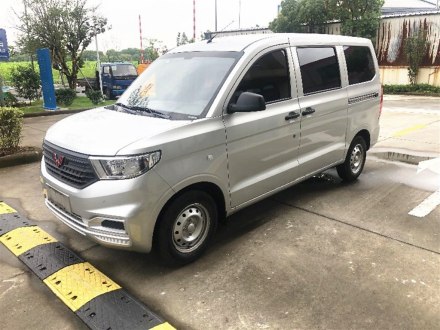五菱宏光V 2019款 1.5L基本型国VI LAR
