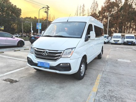上汽大通MAXUS V80 2018款 2.5T 6挡手动厢式货车长轴中顶2-3座
