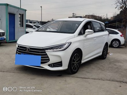 宋MAX 2017款 1.5T 手动智联豪华型 7座