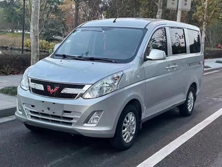 五菱荣光V 2016款 1.5L标准型