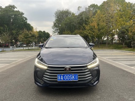 宋MAX 2017款 1.5T 自动智联精英型 7座