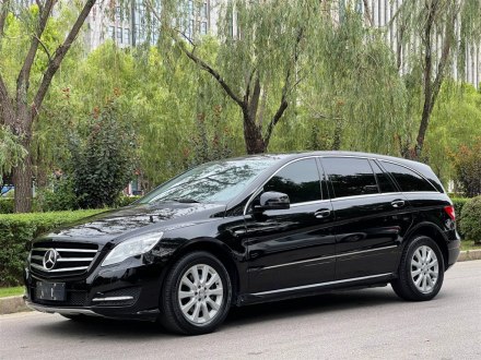 奔驰R级 2017款 R 320 4MATIC 商务型臻藏版