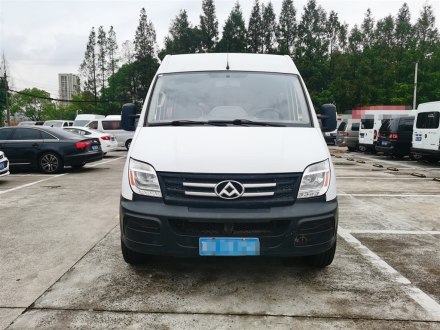 上汽大通MAXUS V80 2016款 2.5T 手动傲运通国IV长轴中顶7座