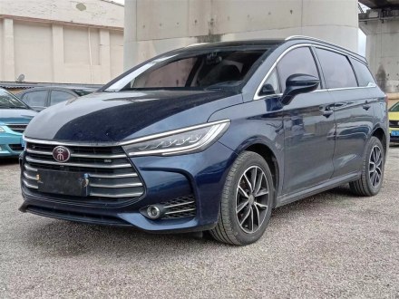 宋MAX 2018款 1.5T 自动智联精英型 6座