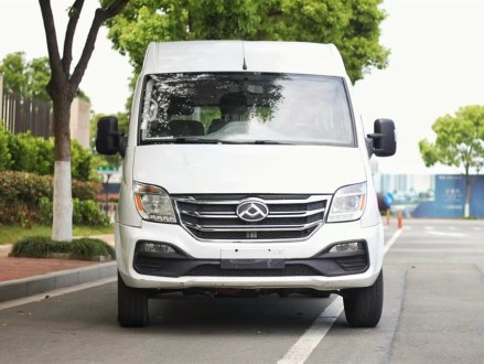 上汽大通MAXUS V80 2019款 2.5T经典款6挡手动傲运通短轴中顶5/6座