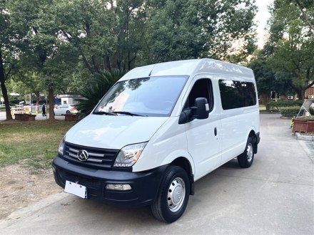 上汽大通MAXUS V80 2019款 2.5T经典款6挡手动傲运通短轴中顶5/6座