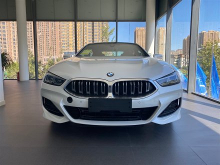 宝马8系 2022款 840i xDrive 四门轿跑车 M运动套装