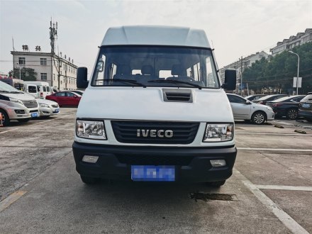依维柯得意 2020款 2.8T V35箱货双胎低顶3座国V