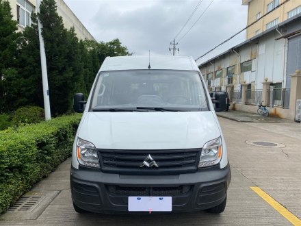 上汽大通MAXUS V80 2011款 2.5T 短轴中顶运杰版