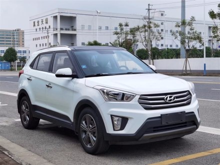 北京现代ix25 2015款 1.6L 自动两驱尊贵型DLX