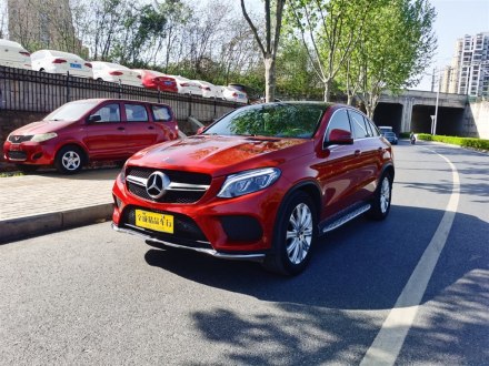 奔驰GLE轿跑 2017款 GLE 320 4MATIC 轿跑SUV