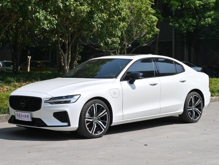 沃尔沃S60新能源 2021款 T8 E驱混动 四驱智雅运动版