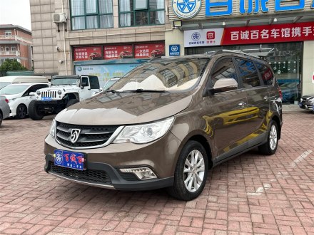 宝骏730 2015款 1.8L 手动舒适ESP版 7座