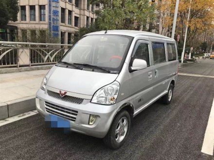 五菱荣光 2011款 1.2L舒适型