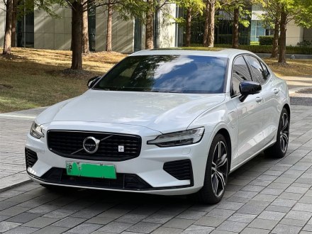 沃尔沃S60新能源 2021款 T8 E驱混动 四驱智雅运动版