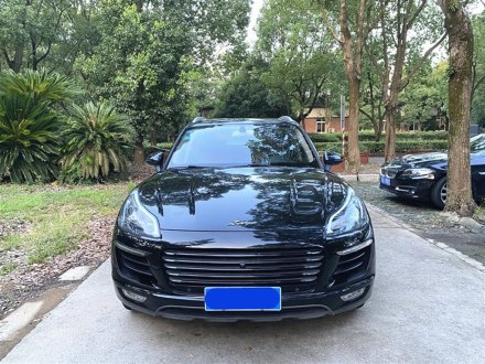 众泰SR9 2017款 2.0T 自动极致之光版