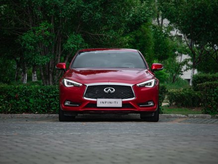 英菲尼迪Q60 2017款 2.0T 豪华版