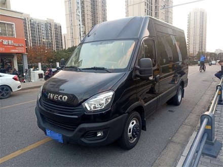 依维柯欧胜 2020款 2.3T 手动超瑞长轴短悬高顶低功F1A