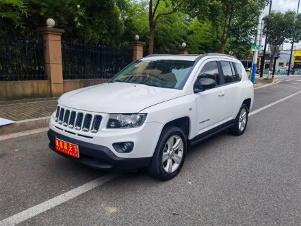 指南者(进口) 2015款 2.0L 两驱运动版
