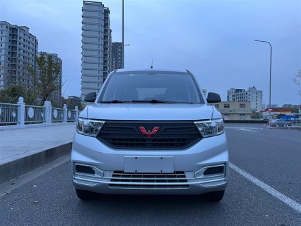 五菱宏光V 2019款 1.5L基本型国VI LAR