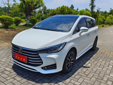 宋MAX 2018款 1.5T 自动智联旗舰型 7座