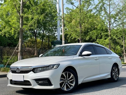 英仕派 2019款 260TURBO 精致版 国V