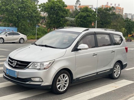 宝骏730 2016款 1.5L 手动舒适型 7座 国V