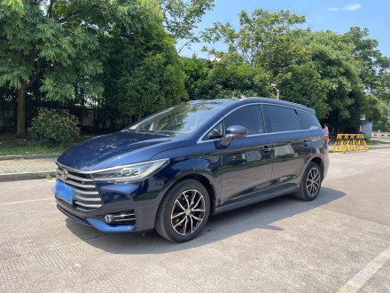 宋MAX 2018款 1.5T 自动智联精英型 6座