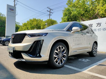 凯迪拉克XT6 2021款 2.0T 六座四驱铂金型