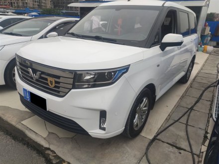 五菱宏光PLUS 2019款 1.5T 手动标准型 7座