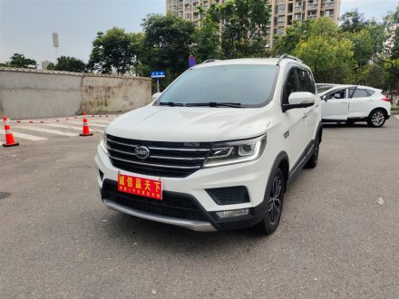 SWM斯威X3 2020款 1.5L 手动超享型 6座