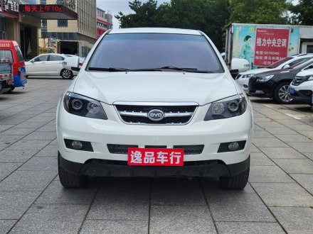 比亚迪S6 2014款 2.4L 手动精英型 5座