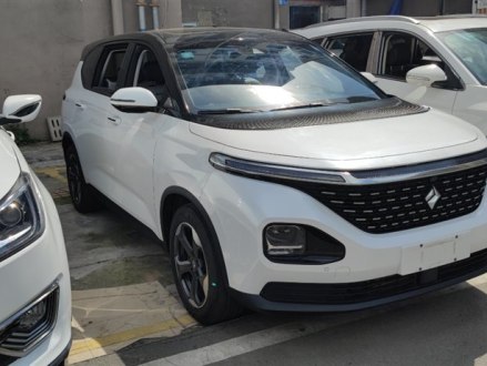 宝骏RM-5 2019款 1.5T CVT 24小时在线尊贵型 6座