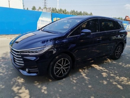 宋MAX 2017款 1.5T 自动智联豪华型 7座