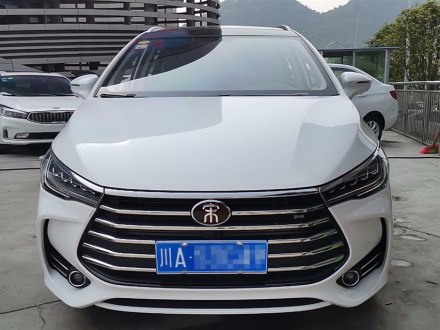 宋MAX 2018款 1.5T 自动智联豪华型 6座