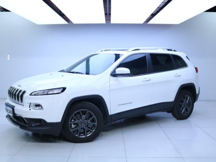 自由光 2020款 2.0L 两驱经典运动版
