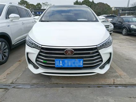 宋MAX 2018款 1.5T 自动智联豪华型 6座