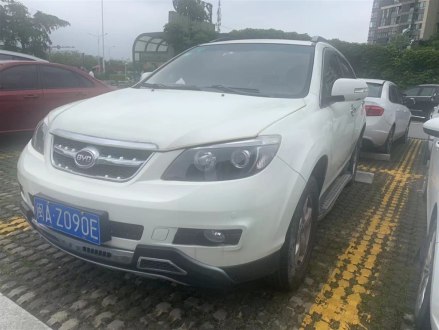 比亚迪S6 2013款 白金版 2.0L 手动尊贵型